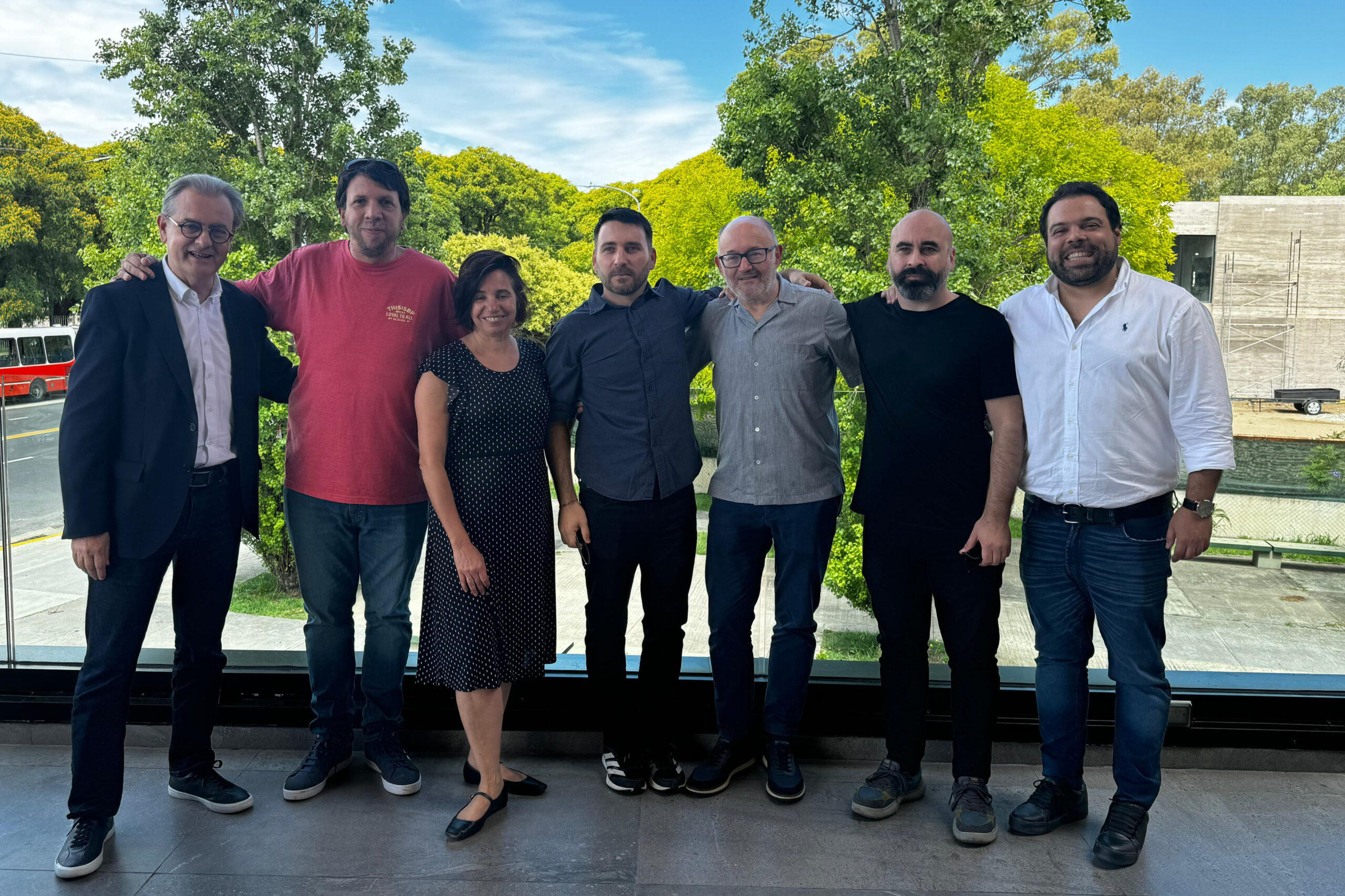 El Ministro de Gobierno y Trabajo, Manuel Troncoso, junto a autoridades del Festival Internacional de Cine de Entre Ríos (FICER) se reunieron este viernes con directivos del Festival Internacional de Cine de San Sebastián (SSIFF) y del Festival de Málaga, José Luis Rebordinos y Juan Antonio Vigal, respectivamente, para trabajar en un futuro acuerdo de colaboración entre ambos festivales.