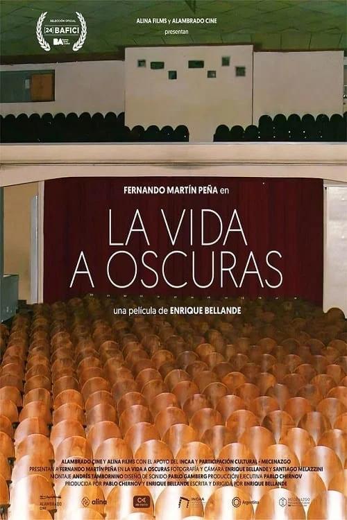 la_vida_a_oscuras-729663475-large Fernando Martín Peña, personaje central de la cinefilia argentina, recolecta las películas que se tiran y las guarda en su casa.